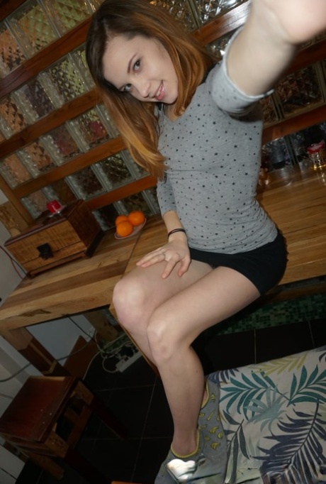Şehsuvar Bey Genç ve Dinamik Üniversiteli Escort Bayan Duru