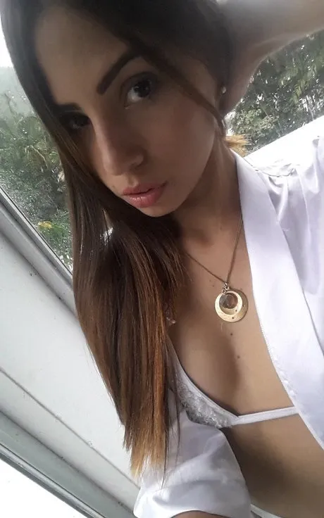 Irmak Beyazit Escort Profil Resmi Irmak - Beyazit VIP Escort Bayan Modeli - Gerçek Fotoğraflı İlan